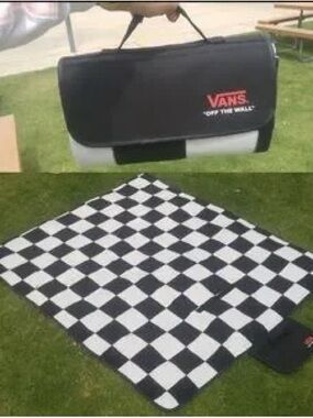 New vans picnic blanket with handle